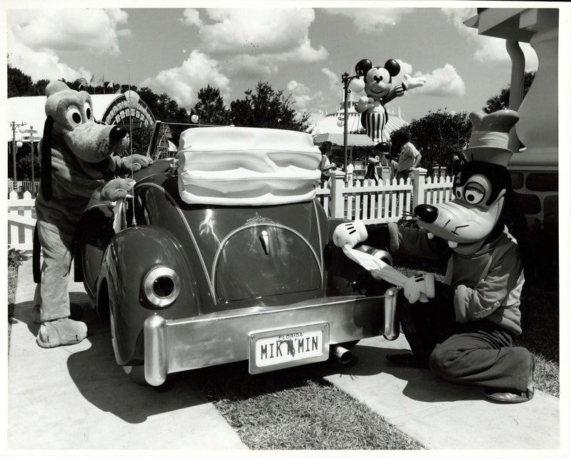 Disney Publicity Photo (1988): Goofy and Pluto